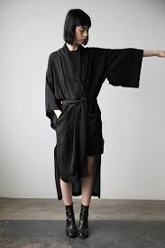 Kimono Inspired Black Japanese Fasion Streetstyle Fashiononthestreet With Images Kimono Fashion Fashion Japanese Fashion