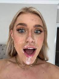 Elle.brooke facial