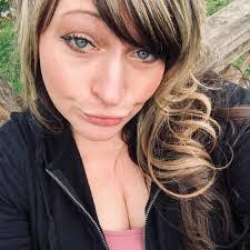 Laura Fetters's Instagram, Twitter & Facebook