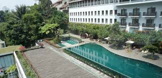 Bagi anda yang menghabiskan liburan di kota bandung, tak perlu bimbang dalam mencari hotel dengan fasilitas private pool yang keren. Kolam Renang Air Hangat Di Padma Bandung