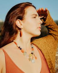 Diana Isler's Instagram, Twitter & Facebook