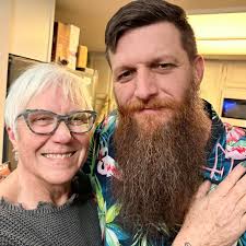 What is the best way to make a raspberry and blueberry wedding cake?