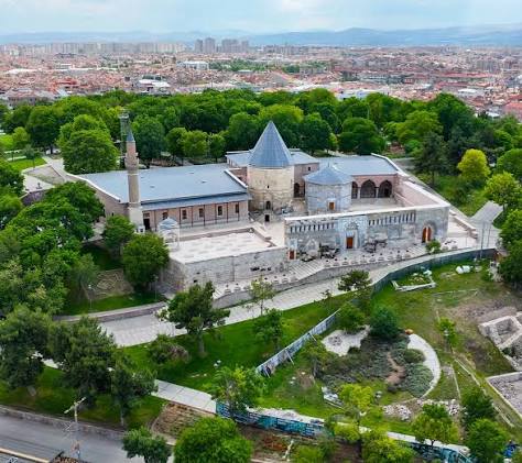 Alaeddin Tepesi ve Camii