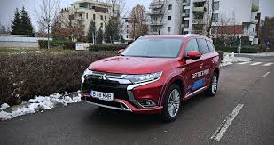 Check spelling or type a new query. Test Drive Cu Mitsubishi Outlander Phev Un Suv Hibrid Plug In