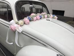 Verschiedene autoschmuck varianten, ob klassisch, modern, traditionell oder opulent für sportwagen, oldtimer, familienvans und kutschen. Hochzeit Hochzeit Feiern Autoschmuck Hochzeit Blumenschmuck Hochzeit
