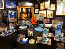 Our sales associates and interior designers have been proudly serving the southwest florida and tampa area since october 2004. Wyland Gallery Sarasota Sarasota S Premier Art Gallery On Lido Key