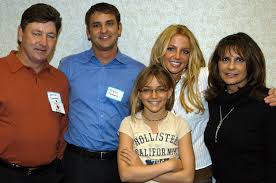 Actress and celebrity sibling who reinvented herself as a country singer at the age of 22. Jamie Lynn Spears Edited A Caption Denying Britney Spears Bought A 1 Million Condo