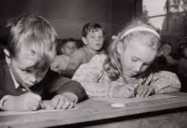 Résultat de recherche d'images pour "image doisneau école écoliers"