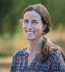 Julia Schreiber's Instagram, Twitter & Facebook