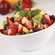 Salade De Fruits Facile Recette En 2020 Salade De Fruits Facile Salade De Fruits Recette Tiramisu Fraise
