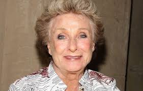 Jetzt 30 tage kostenlos testen! Cloris Leachman Net Worth Spouse Children Family Cause Of Death Husband Health Height Obituary Primal Information