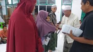 Kisah keteladanan khauf para nabi, sahabat dan ulama. Warga Desa Gelanggang Baro Cureh Dan Batee Timoh Bireuen Santuni Anak Yatim Tradisi Jelang Lebaran Serambi Indonesia