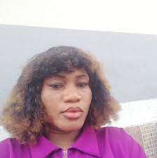 The fastest way to calm a woman when she is Angry...👀