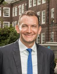 Amazon.com: College Admission 101: Simple Answers to Tough Questions about  College Admissions and Financial Aid (College Admissions Guides):  9781524758530: The Princeton Review, Franek, Robert: Books