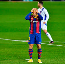 Maybe you would like to learn more about one of these? Goal S Tweet Barcelona Win A Penalty No Lionel Messi Martin Braithwaite Steps Up And Puts It Wide Trendsmap