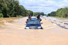 Check spelling or type a new query. Agong Pandu Redah Banjir Lawat Mangsa