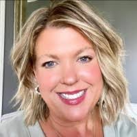 Michelle Spear's Instagram, Twitter & Facebook