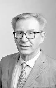 Francis Langer's Instagram, Twitter & Facebook