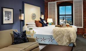 Book hotels and other accommodations near iron mountain hot springs, johnson's park miniature golf, and lakota canyon golf club today. Best Hotels With In Room Whirlpools In San Francisco The Hotel Guru