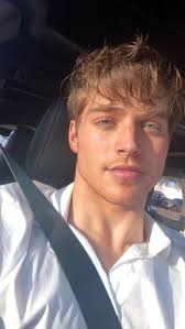 Froy gutierrez and richard madden spotted together in april 2021. Picture Of Froy Gutierrez