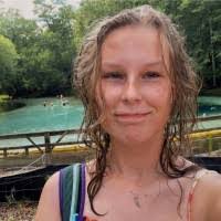 Andrea Snapp's Instagram, Twitter & Facebook