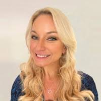 𝗚𝘄𝗲𝗻 𝗦𝘁𝗲𝗳𝗮𝗻𝗶 𝘁𝗼𝗹𝗱 𝟮𝟯,𝟬𝟬𝟬 𝗽𝗲𝗼𝗽𝗹𝗲 𝗮𝘁 𝘁𝗵𝗲  𝗟𝗮𝘀 𝗩𝗲𝗴𝗮𝘀 𝗦𝗽𝗵𝗲𝗿𝗲 𝘁𝗼 𝗵𝗶𝗿𝗲 𝗺𝗲.