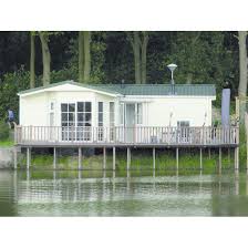 Largement plébiscité, le bardage en bois composite est une solution efficace et esthétique pour donner une nouvelle jeunesse à votre maison. Bardage En Pvc Imitation Bois Vinytop Vinylit Fassaden Gmbh