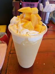 Masukkan kiub mangga dalam gelas. Resepi Air Mangga Susu Balang