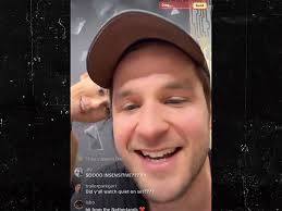 Drake Bell Slams 'Ned's Declassified' Stars for Joking About Nickelodeon  Abuse