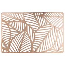 Set De Table Feuillages En Plastique Dore Sur Maisons Du Monde Piochez Parmi Nos Meubles Et Objets Deco Et Faites Manteles Individuales Manteles Manualidades