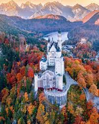 sim com certeza ja viram esse castelo antes afinal de contas este serviu de inspiracao para o castelo da cindere neuschwanstein castle germany castles castle