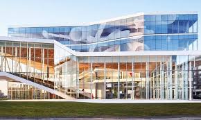 The Maison Des Etudiants De L Ecole De Technologie Superieure Ets By Menkes Shooner Dagenais Letourneux Architecte Facade Design Architecture Built Environment