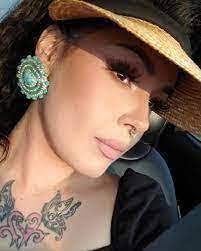 Kristen Munroe's Instagram, Twitter & Facebook