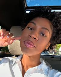 Carly Thompson updated her profile picture.