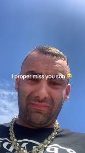 Ronnie Chestnut's Instagram, Twitter & Facebook