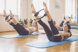 As of 2005, there were 11 million people practicing the discipline regularly and 14,000 instructors in the united s. 7 Pilates Benefits To Know Here S What Pilates Is Good For
