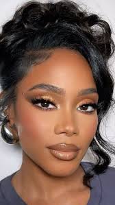 Monique Spencer (mnqspncr)