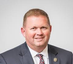 Kim Hoyt's Instagram, Twitter & Facebook