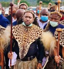 On friday night after the announcement that the throne was now prince misuzulu's, another royal family member, prince thokozani zulu, stood up and questioned the recognition of prince misuzulu as. Ohcf0breapzmim