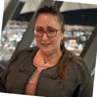 Lisa Totin's Instagram, Twitter & Facebook