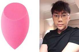 Roy kiyoshi mengungkapkan tentang penyesalannya soal filler dagu. Tak Tahan Dikatain Mirip Beauty Blender Roy Kiyoshi Nekat Potong Dagu