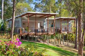 For larger homes that need a more sturdy foundation, a complex pier foundation that incorporates helical screws and very deep piers is perfect for supporting larger loads. Examples Of 10 Stilt Houses On Wooden Steel And Concrete Posts Houzz Au