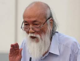 Trẻ em dùng iPad, smartphone: Đâu là điểm dừng?