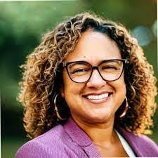 Camille Lott's Instagram, Twitter & Facebook