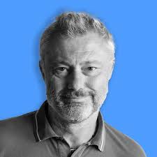 Noor, creatrice per Giorgetti Il tavolino della studentessa nel catalogo  dei big del design