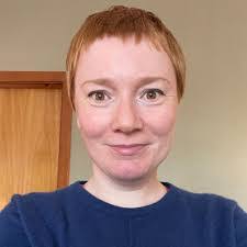 Lauren Hendry's Instagram, Twitter & Facebook