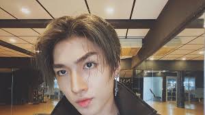 Thành viên nhóm Uni5 cao 1,75 m, mặc đẹp như sao Hàn