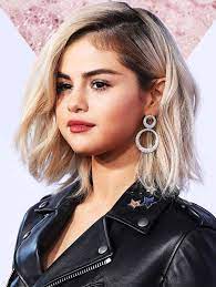 Best Ideas Of Popular Hairstyles For Girls Worn By The Popular Female Celebrities Around The Worl Selena Gomez Short Hair Selena Gomez Hair Perfect Blonde Hair