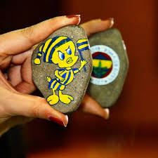 Galatasarayli Birine Fb Amblemi Cizdirebilecek Tek Kisi Cok Sevilen Bir Kankadir Gkhn Kln Fb Fenerbahce Sarikanarya Sarilaci Minyaturler Sanat Tablolar