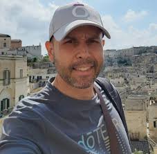 Wing Chun vs MMA I was just sent this video of Ding Hao (Wing Chun)  fighting agaianst Xu Xiao Dong (MMA).